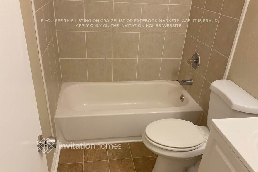 Building Photo - 1747 Vertex Dr SW