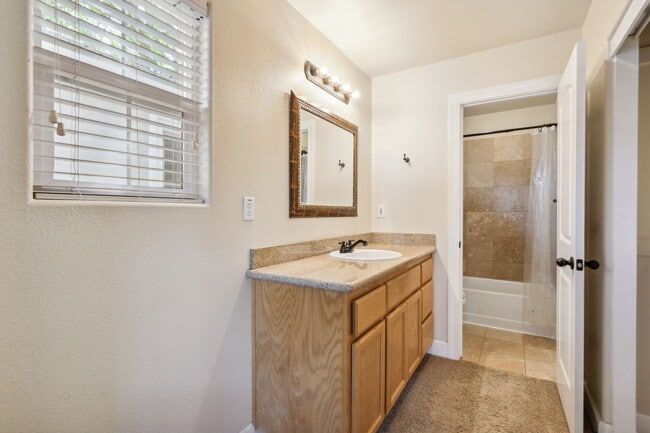 Building Photo - 3004 Portola Way