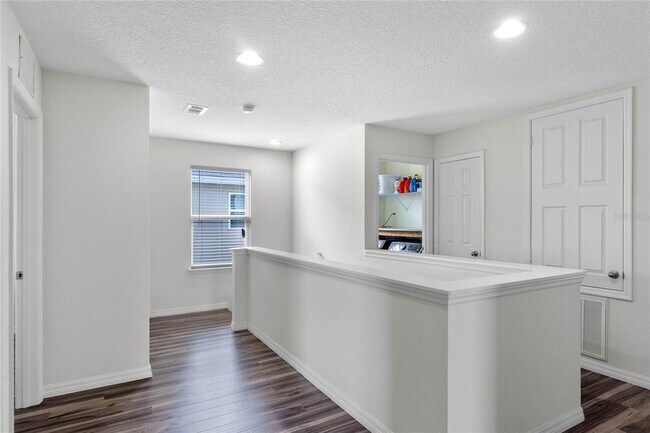 Building Photo - 3211 Turret Dr