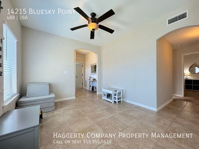Building Photo - East El Paso 4 bed Refrig A/C Home