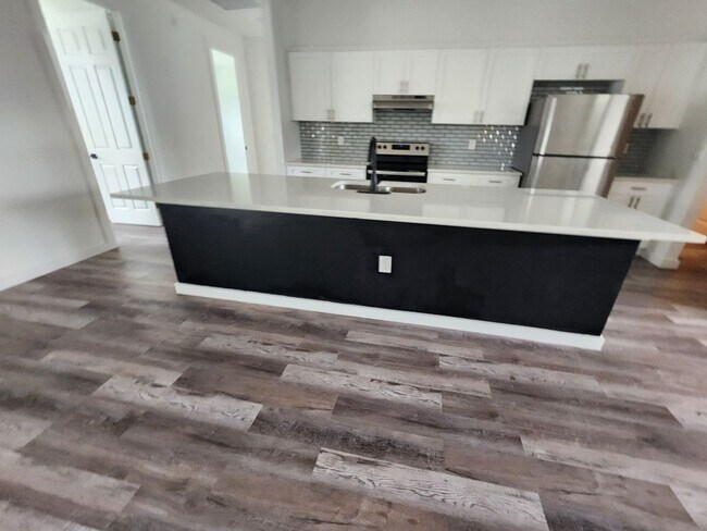 Building Photo - 905 NW 1st St