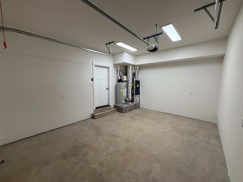 Building Photo - 3127 N Fruitland Ln