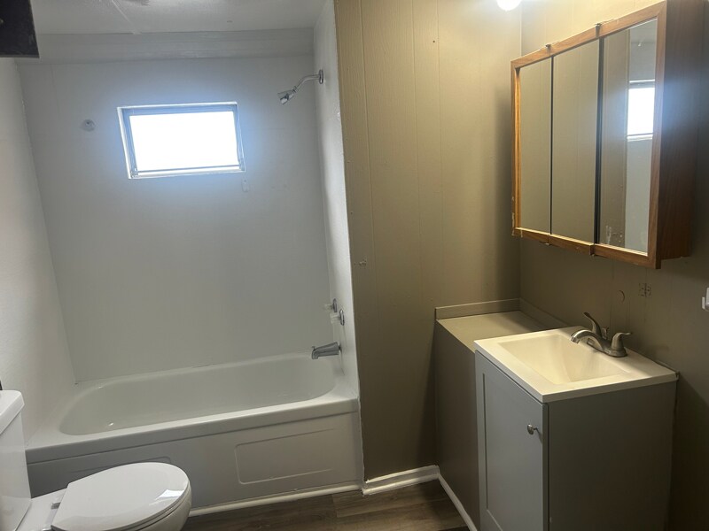 Building Photo - 6408 Kennedy Ave