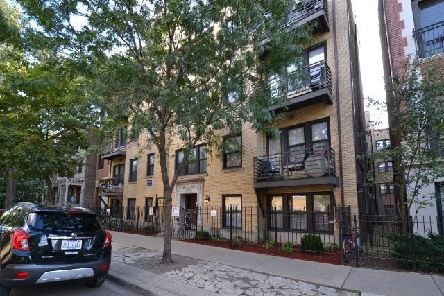 Building Photo - 909 W Dakin