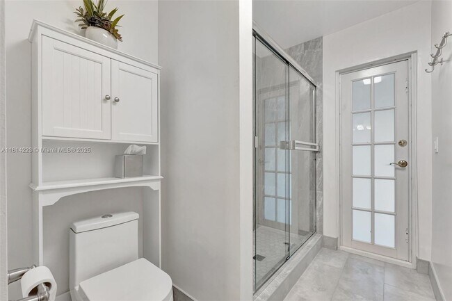 Building Photo - 5655 NW 86th Ave