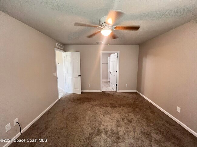 Building Photo - 563 Corbin Cir SW