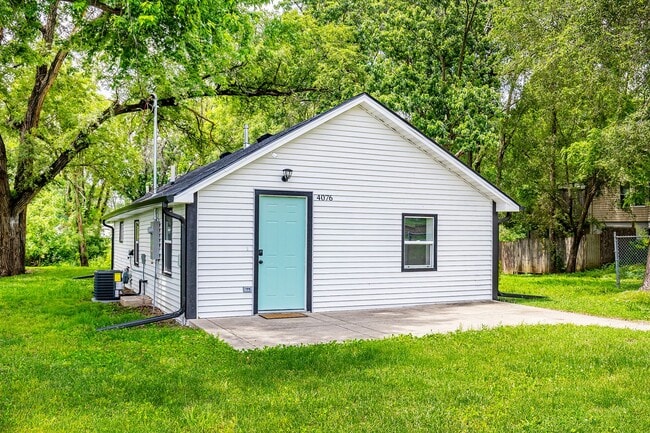 Building Photo - Newly Updated!! 3 Bedroom, 1 Bathroom Home in Des Moines!
