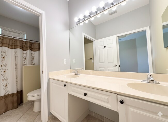 Building Photo - 8654 Lineyard Cay