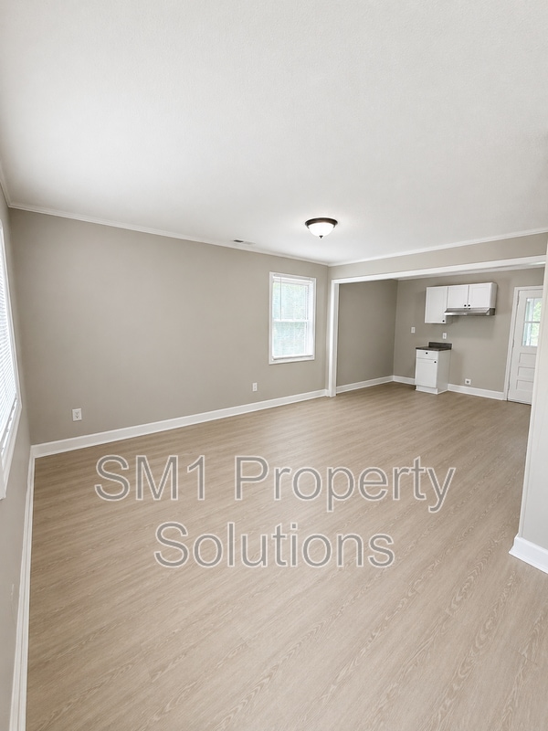 Building Photo - 1235 Elmer St