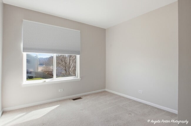 Building Photo - 749 S Parkside Dr