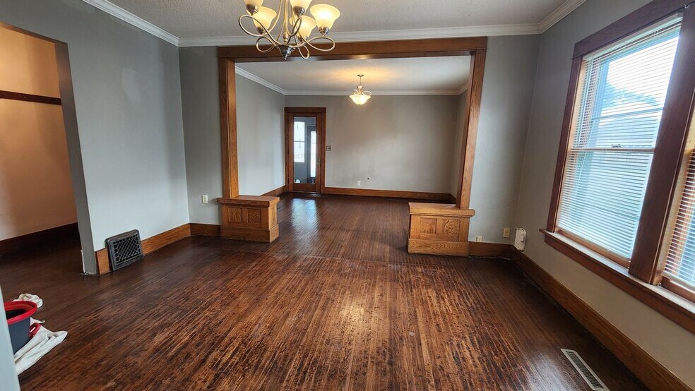 Building Photo - 306 S Louisiana Ave