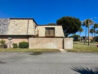 Building Photo - 230 Lake Arbor Dr