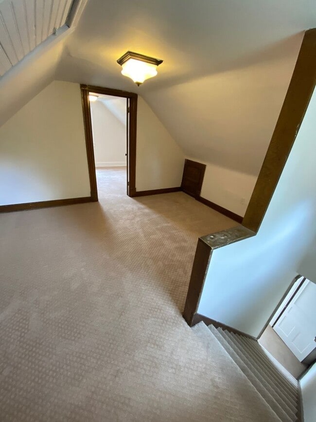 Building Photo - Newly Renovated 2 Bedroom in Beechview- Off-Street Parking, Finished Attic - Available Now!