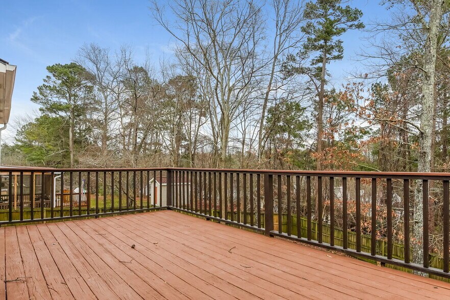 Building Photo - 890 Highland Terrace NE