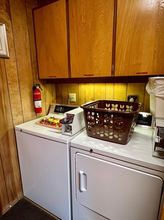 Building Photo - Ranch style one bedroom - Must see to appr...