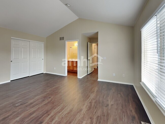 Building Photo - 1373 S Quintero Way