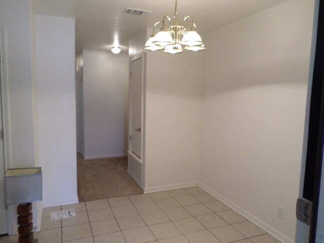 Building Photo - 1310 Chips Dr