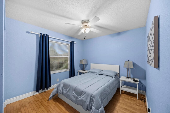 Building Photo - 1622 S Club Dr