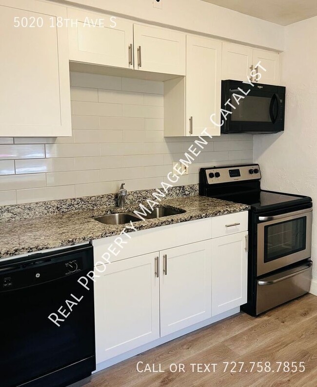 Building Photo - 5020 18th Ave S