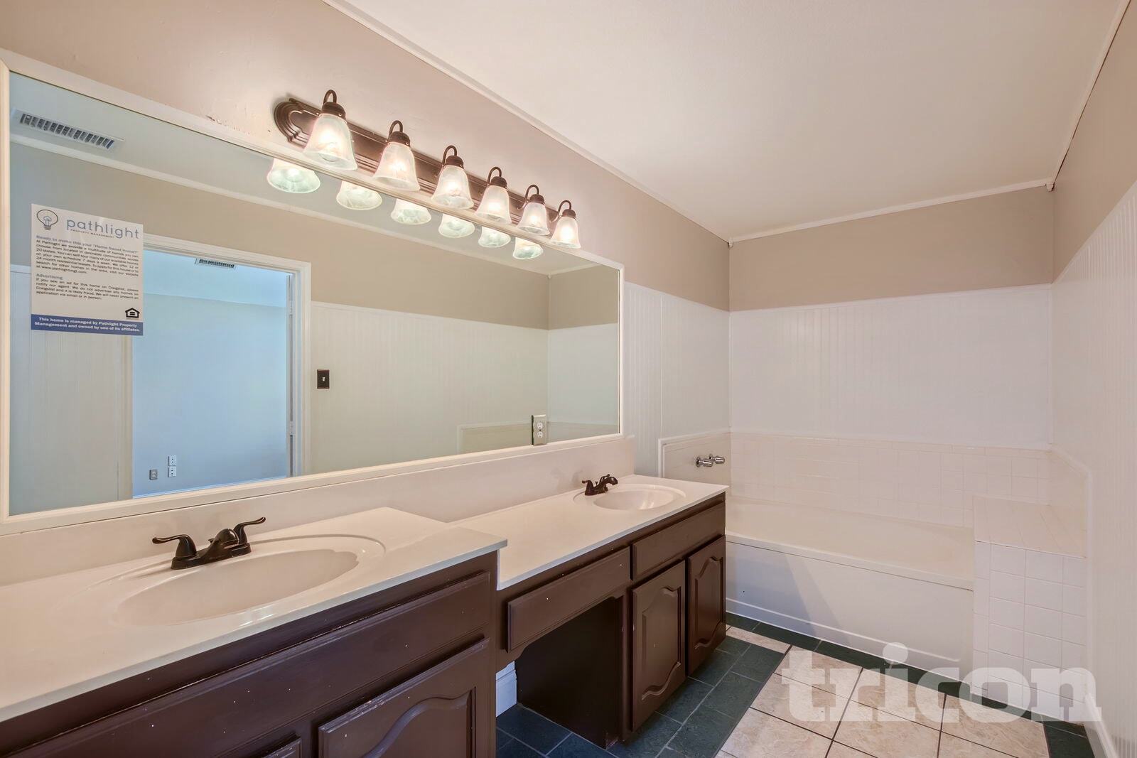 Building Photo - 709 Flagstone Way