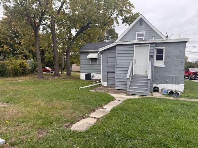 Building Photo - 729 Vine St