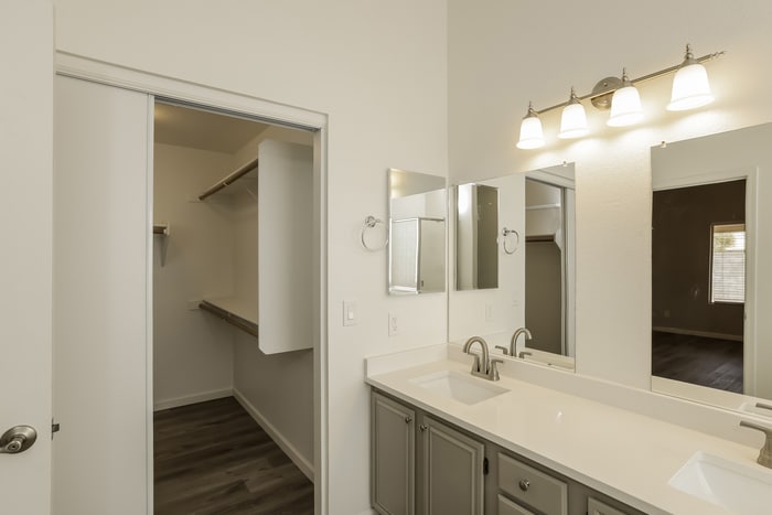 Building Photo - 15850 N 32nd Way