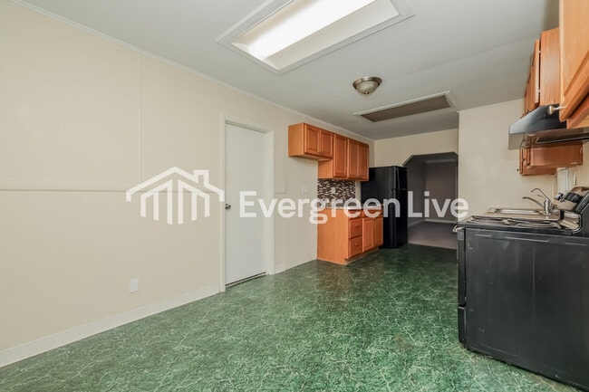 Building Photo - 4555 Oakdell Ave