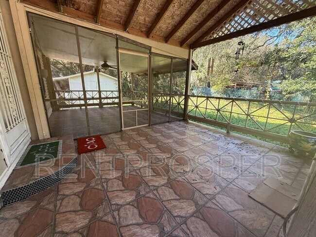 Building Photo - 18240 Lynbrook Rd