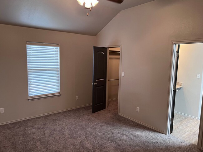 Building Photo - Amazing corner location in Wolfforth  4 be...