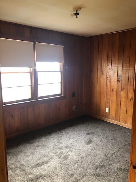 Building Photo - 209 E Jordan St