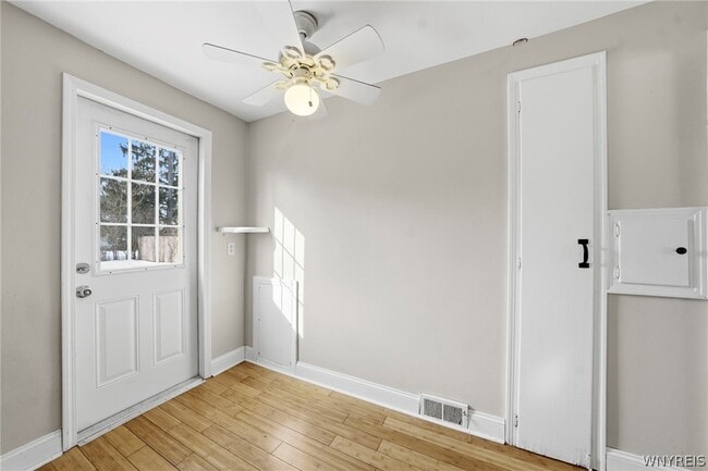 Building Photo - 38 Harvest Ave