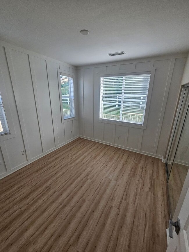 Building Photo - Gorgeous Lomita Townhome