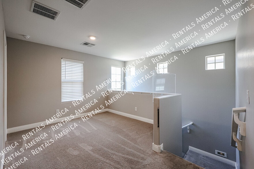 Building Photo - 263 N 69th Pl