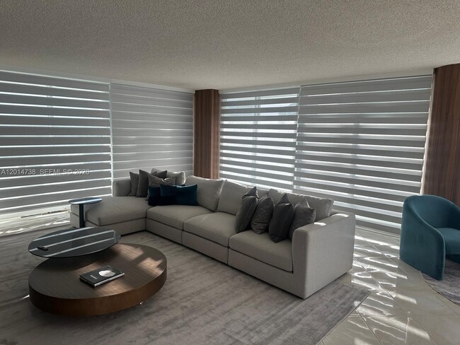 Building Photo - 16400 Collins Ave