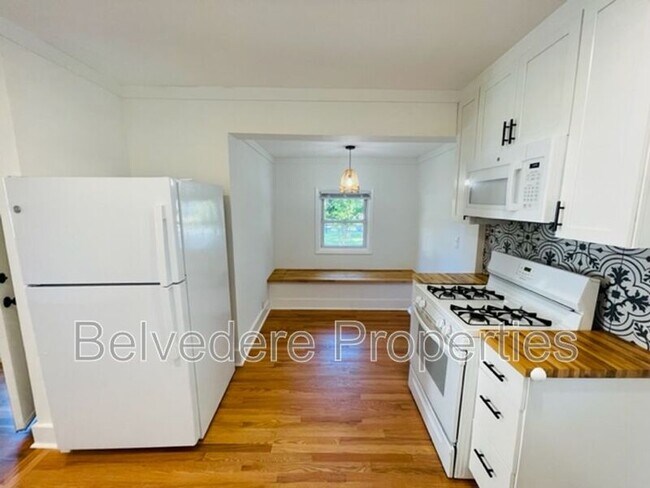 Building Photo - 2721 Stratford Dr