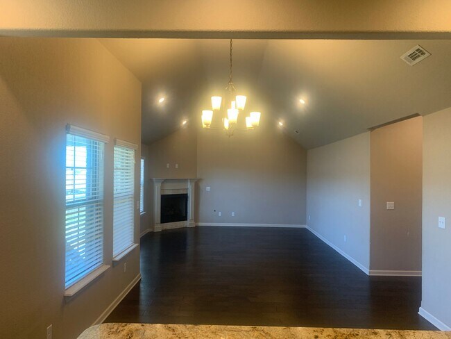 Building Photo - 1630 Abbey Ln