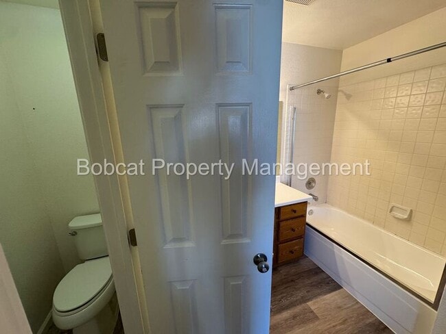 Building Photo - 326 Sandalwood Dr