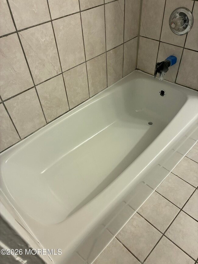 Building Photo - 162 Kearny Ave