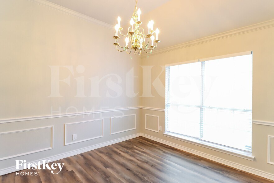 Building Photo - 2204 Reedway Ct
