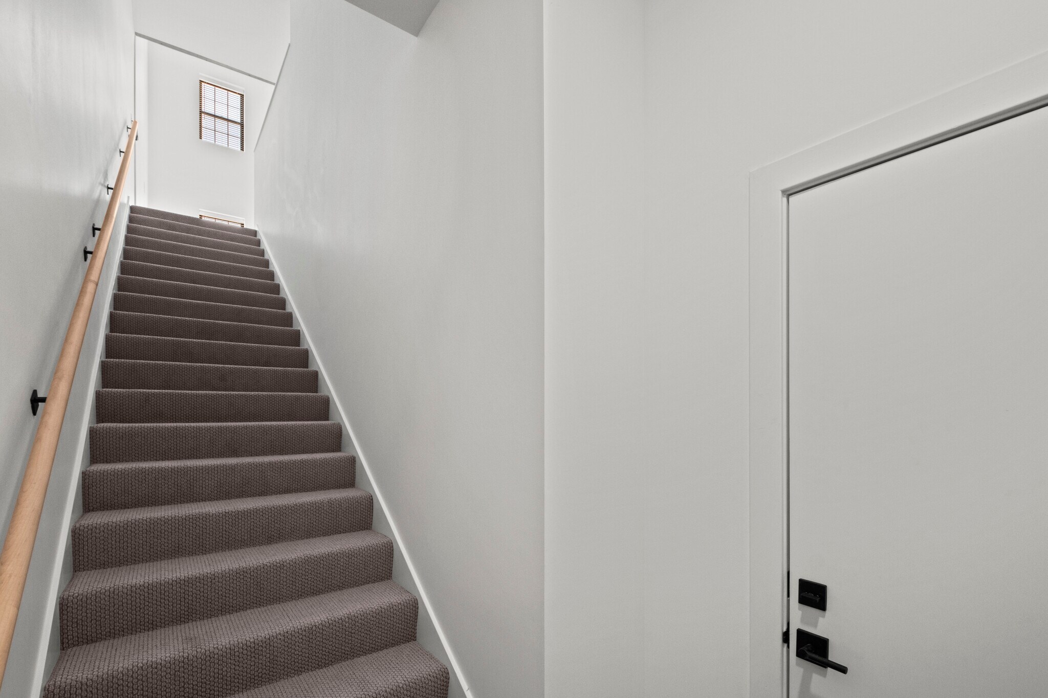 Building Photo - 3009 N Oak Trafficway