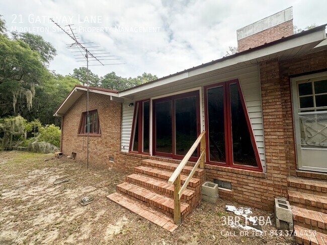 Building Photo - 21 Gateway Ln