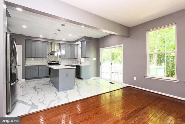 Building Photo - 7196 Dark Forest Dr