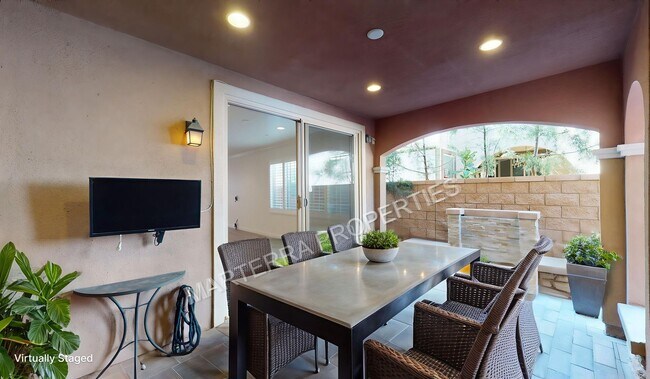Building Photo - Beautiful 3 Bed/2.5 Bath Home in Portola S...
