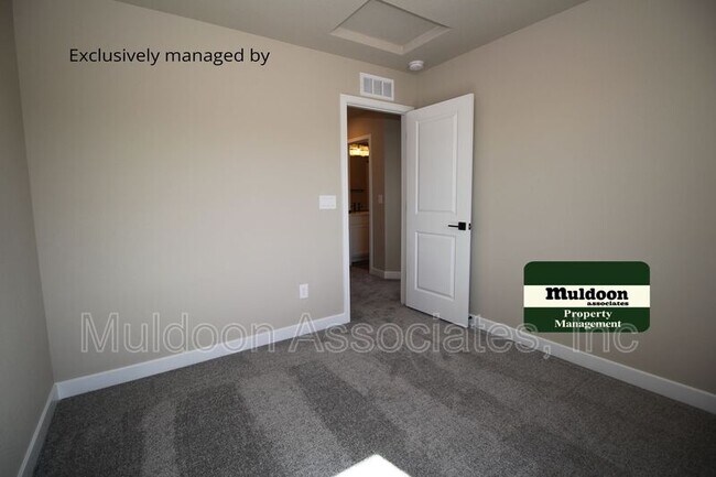 Building Photo - 10466 Luneth Dr