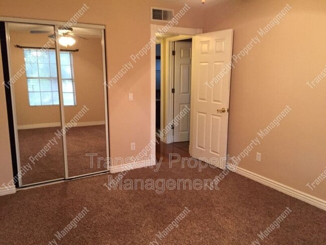 Building Photo - 5118 E Adobe St