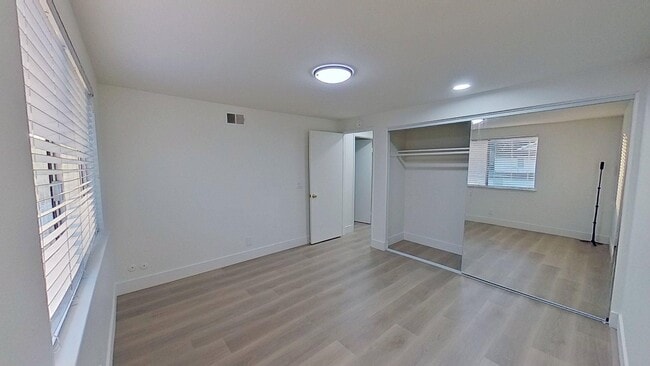 Building Photo - 5913 E Tiber Dr