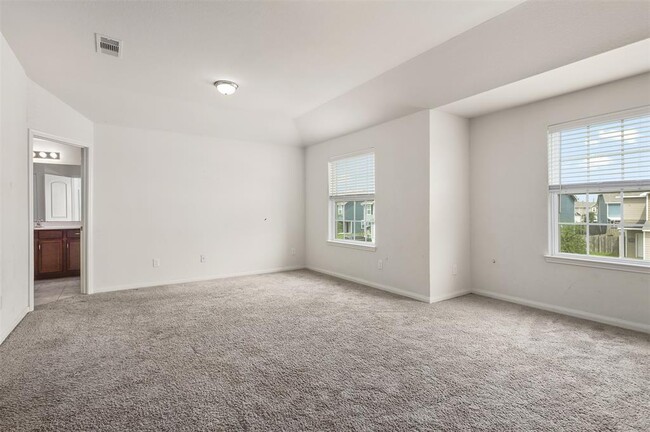 Building Photo - 5546 Rainbow Rd.
