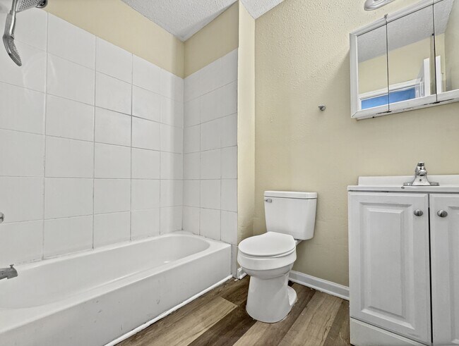 Building Photo - 2150 N Dorgenois St