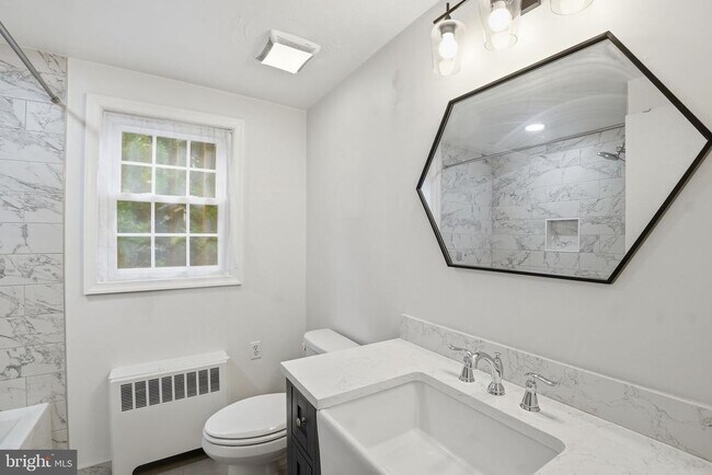 Building Photo - 2913 Cleave Dr