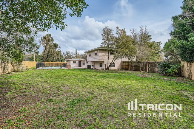 Building Photo - 513 Oakhurst St